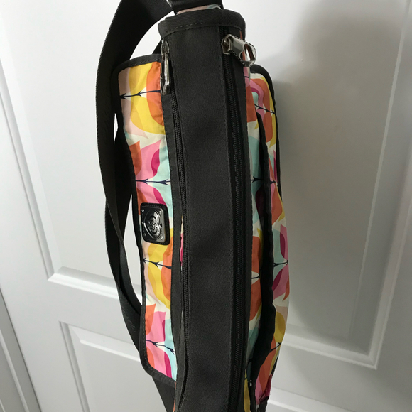 Brighton Colorful Day Tripper Ripstop Expandable Travel Bag Crossbody Bag Purse - Picture 8 of 12